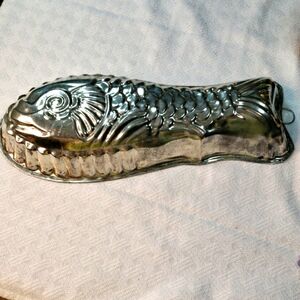 Silver Fish-Shaped gelatin Mold